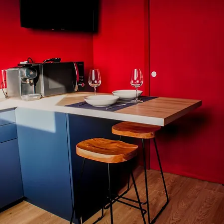 La Maison 12 * Валансьен